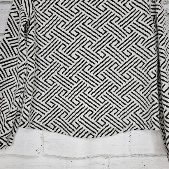 W5 concepts westerly pullover geometric top Size small - Picture 4 of 8